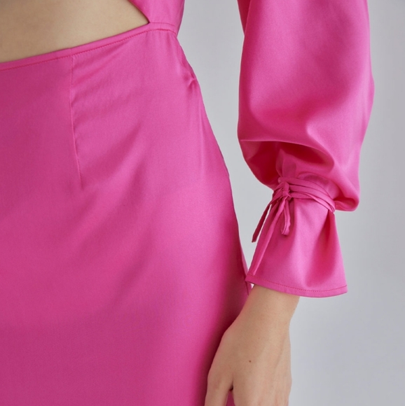 🆕 Silk Maison Pink Palace One-Shoulder Cutout Silk Midi Dress in Hot Pink - Picture 5 of 12